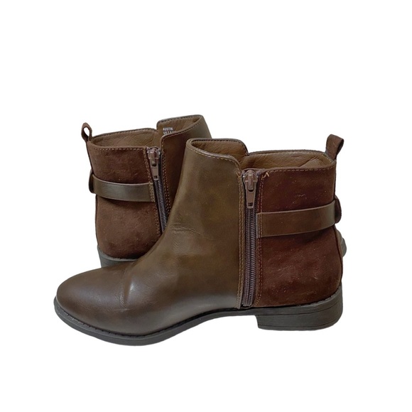 JustFab Austin Flat Ankle Booties - Picture 6 of 9